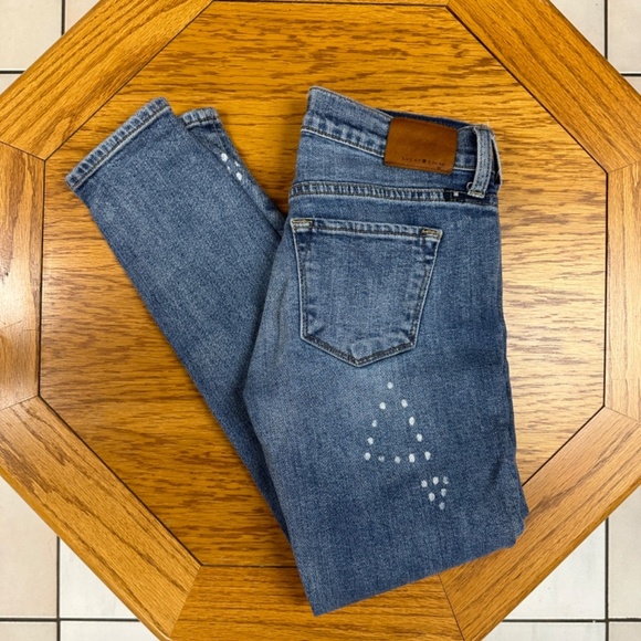 **LUCKY BRAND* Medium Wash Charlie Capri Jeans Size 0 - Picture 1 of 10